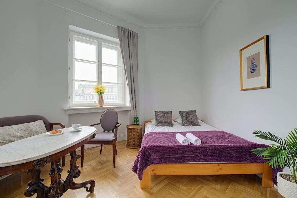 Place*unique Royal Route View*4 Bedrooms*6beds * Варшава