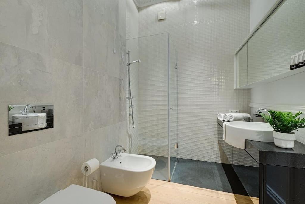 Apartment Place*unique Royal Route View*4 Bedrooms*6beds Warsaw